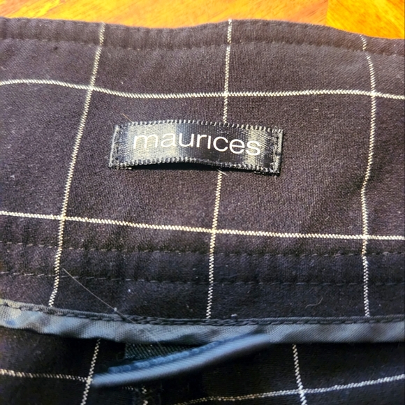 Maurices Black Shorts with White Stripes Size 9/10 - Picture 6 of 7